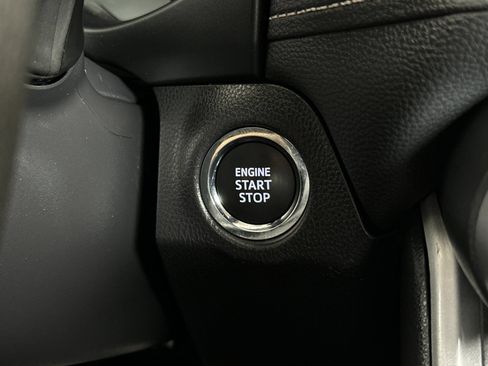 Used 2025 Toyota RAV4 XLE FWD image 20