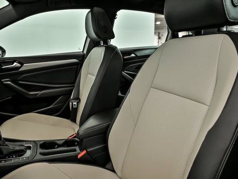 Used 2020 Volkswagen Jetta R-Line image 12