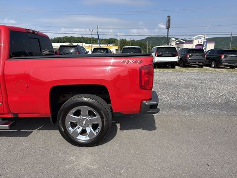 Used 2018 Chevrolet Silverado 1500 LTZ w/ Sport Package AWD/4WD image 9