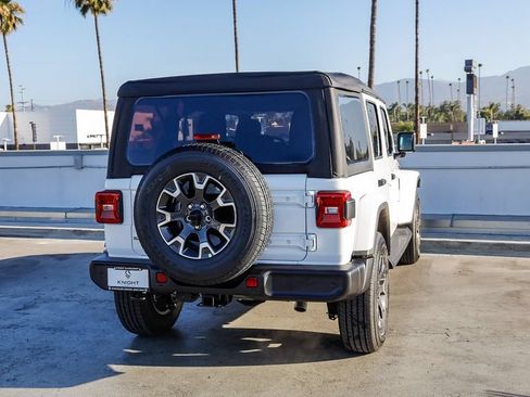 New 2026 Jeep Wrangler Unlimited Sahara AWD/4WD image 9