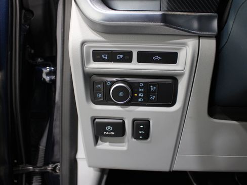 Used 2022 Ford F150 Limited AWD/4WD image 9