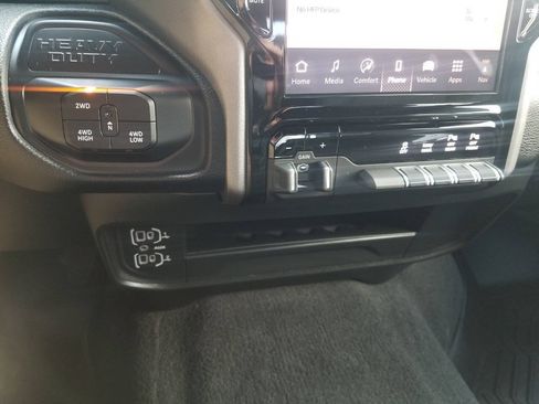 Certified 2026 RAM 2500 Big Horn AWD/4WD image 33
