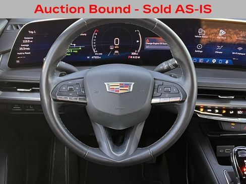 Used 2025 Cadillac XT4 Premium Luxury FWD image 11