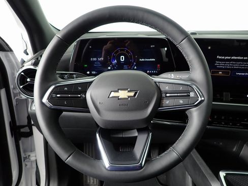 New 2025 Chevrolet Equinox LT w/ Safety and Technology Package image 18