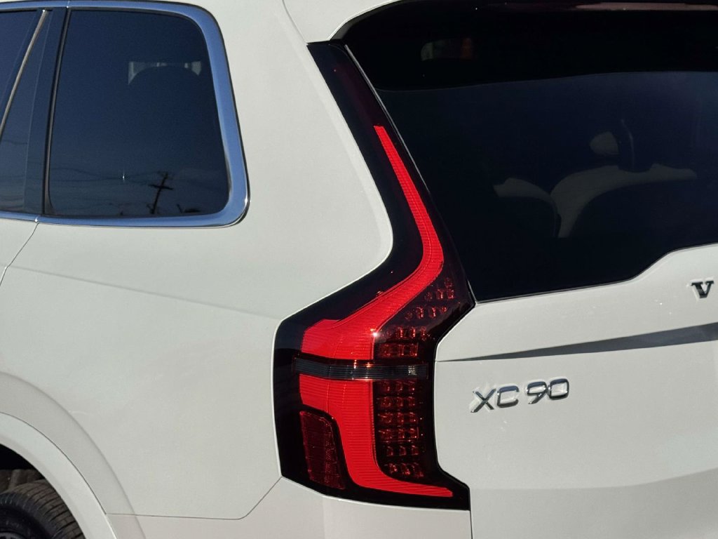 Used 2026 Volvo XC90 B6 Plus w/ Protection Package Premier AWD/4WD image 8
