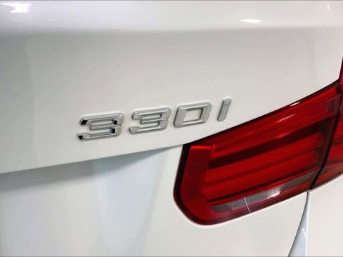 Used 2017 BMW 330i xDrive Sedan image 9