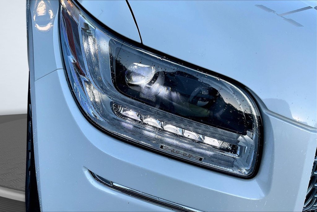 Used 2020 Lincoln Navigator Reserve AWD/4WD image 33