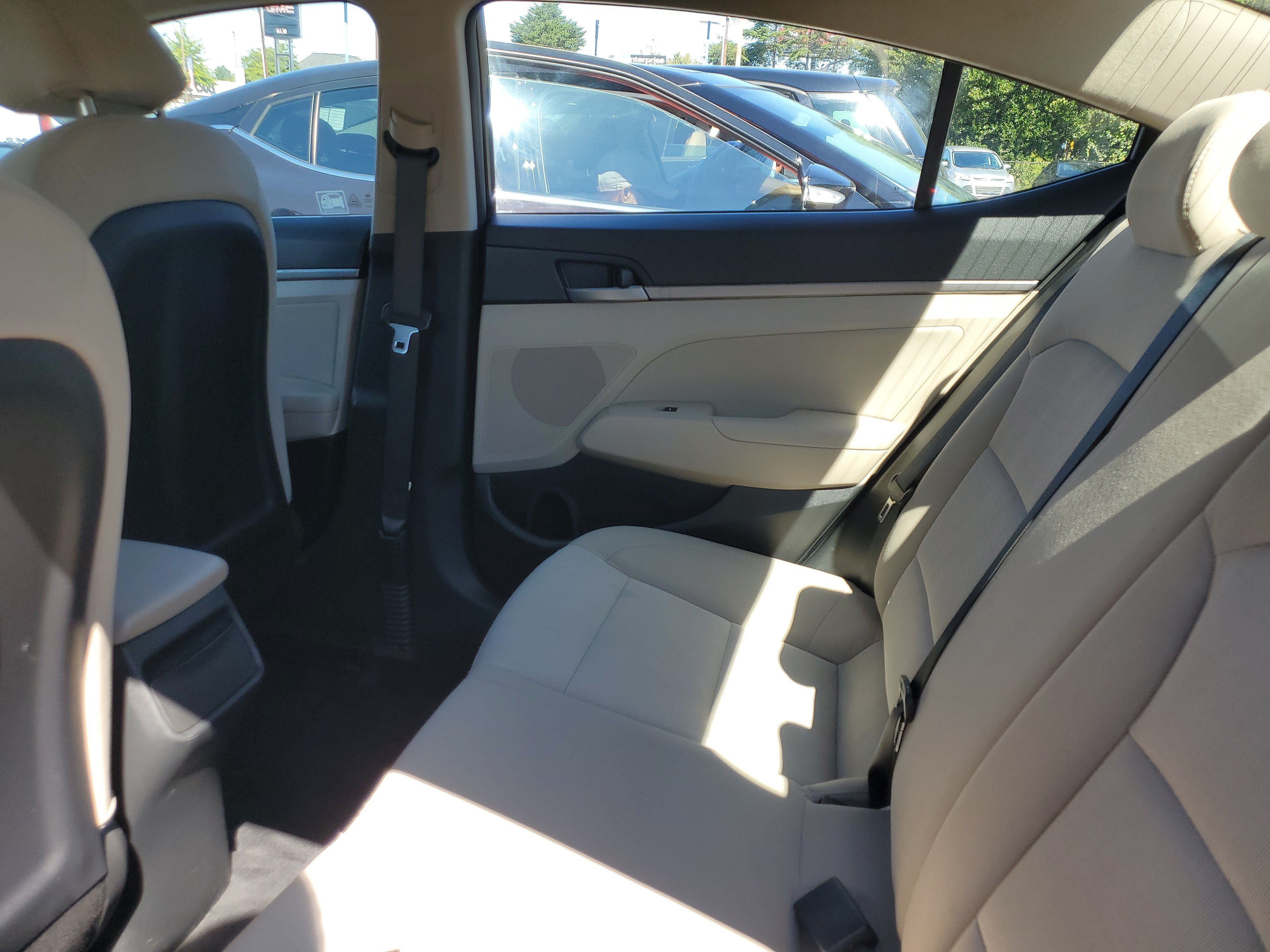 Used 2017 Hyundai Elantra SE FWD image 10