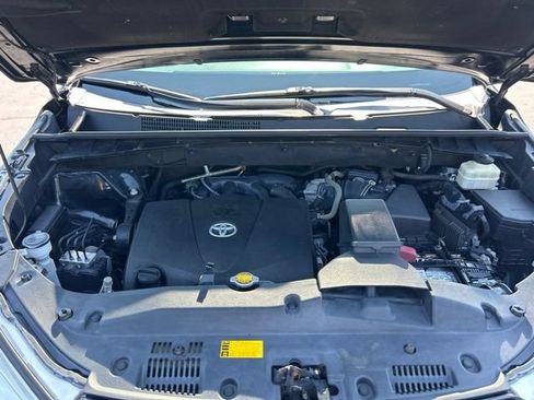 Used 2017 Toyota Highlander SE AWD/4WD image 15