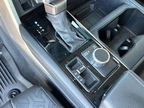Used 2022 Toyota Tundra Limited AWD/4WD image 18