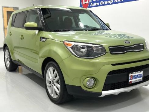 Used 2018 Kia Soul + FWD image 14