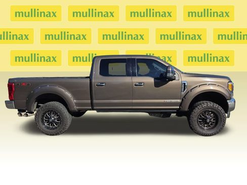 Used 2017 Ford F250 Lariat w/ Lariat Ultimate Package AWD/4WD image 2
