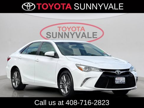 Used 2017 Toyota Camry SE w/ Moonroof Package FWD image 10
