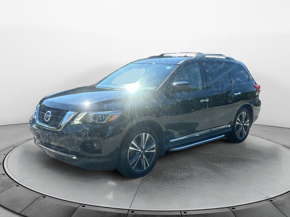 Used 2019 Nissan Pathfinder Platinum AWD/4WD image 3