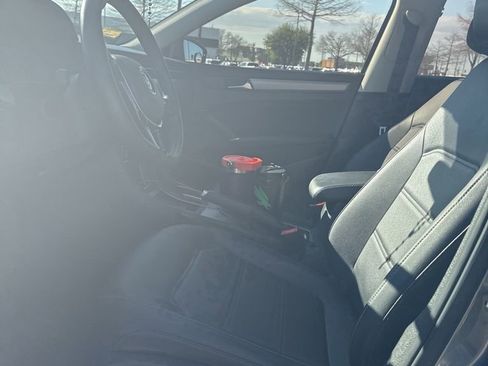 Used 2021 Volkswagen Passat 2.0T SE image 6