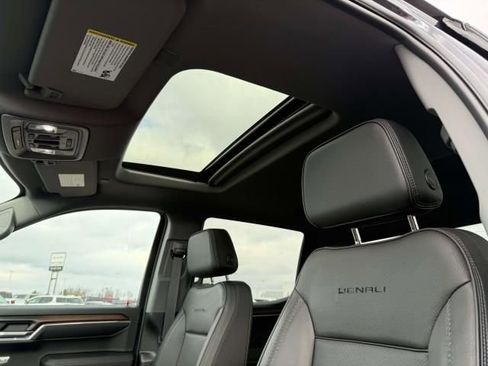 Used 2024 GMC Sierra 1500 Denali image 11