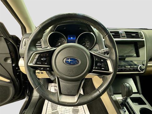 Used 2018 Subaru Outback 3.6R Limited image 11