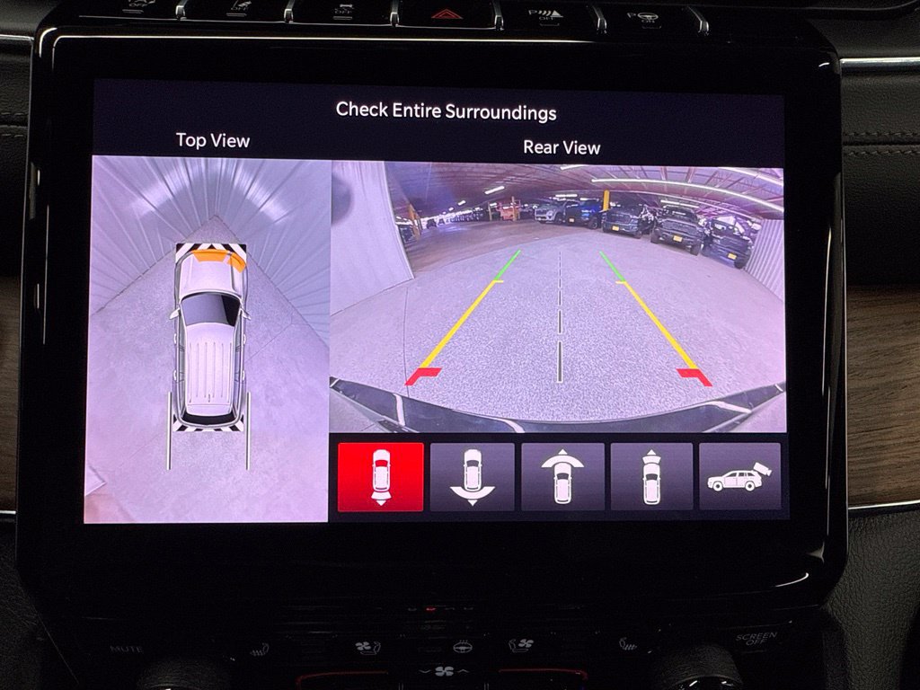 Used 2025 Jeep Grand Cherokee L Summit AWD/4WD image 28