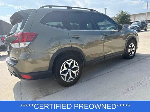 Used 2023 Subaru Forester Premium AWD/4WD image 2