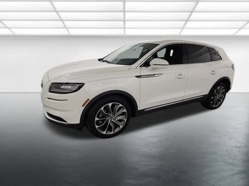 Used 2023 Lincoln Nautilus Reserve image 3