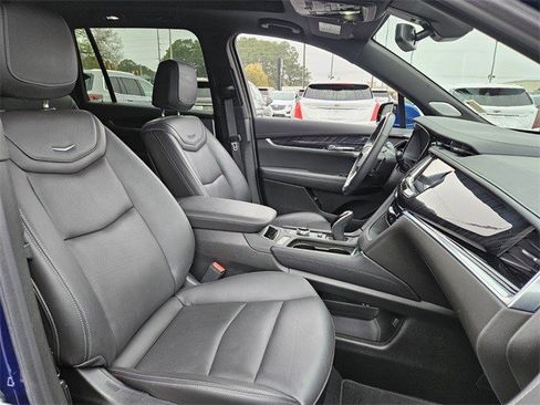 Certified 2025 Cadillac XT6 Premium Luxury image 15