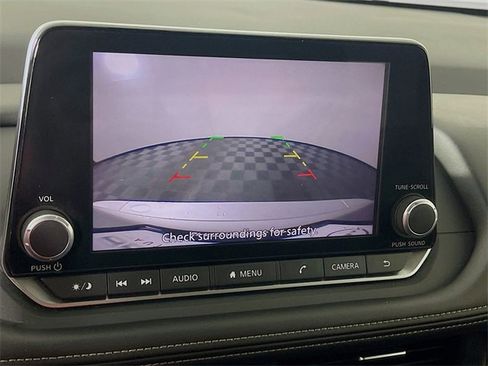 Used 2025 Nissan Rogue SV image 14