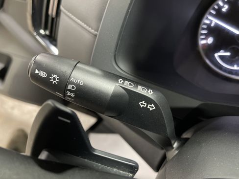 Used 2024 Nissan Pathfinder S image 21