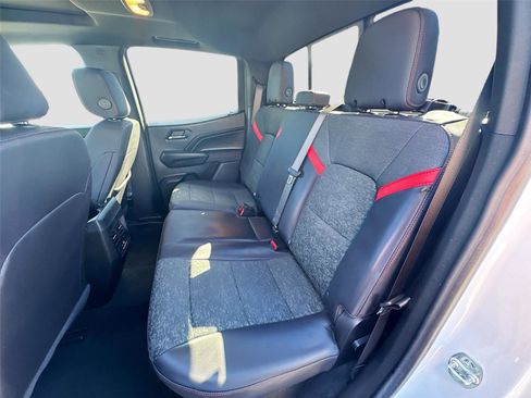 Used 2025 Chevrolet Colorado Z71 w/ Midnight Edition image 23