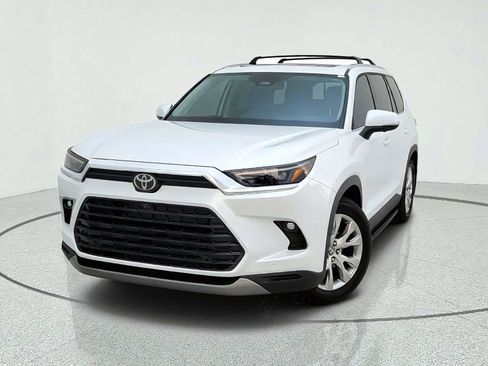 Used 2026 Toyota Grand Highlander FWD image 2