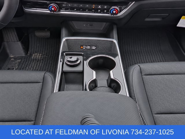 Used 2027 Chevrolet Equinox LT w/ Convenience Package II FWD image 20