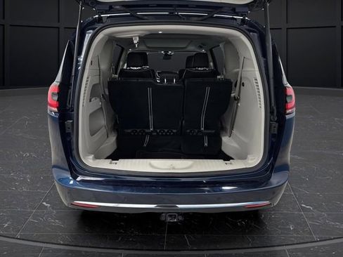 Used 2024 Chrysler Pacifica Limited w/ Trailer Tow Group image 15