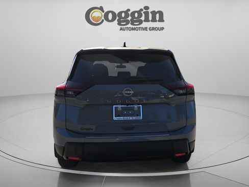 New 2026 Nissan Rogue SV FWD image 4