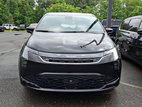 New 2027 Chrysler Pacifica Select FWD image 2