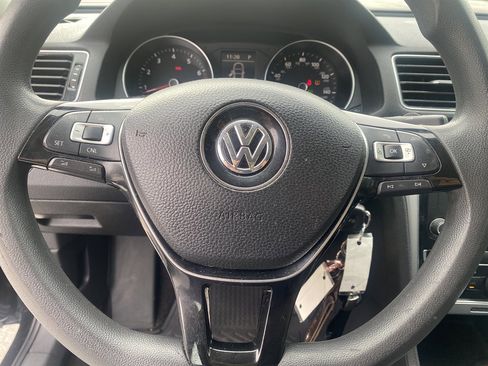 Used 2016 Volkswagen Passat 1.8T S image 18
