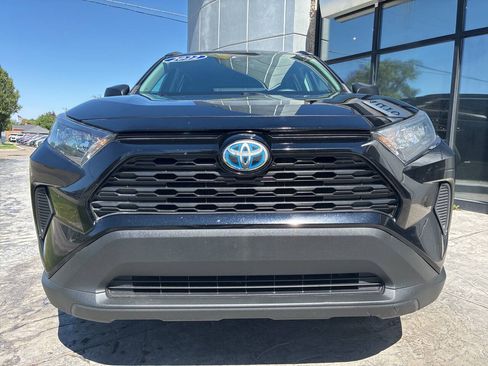 Used 2022 Toyota RAV4 LE AWD/4WD image 2