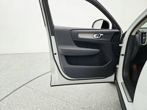 New 2026 Volvo XC40 B5 Plus w/ Protection Package Premier AWD/4WD image 23
