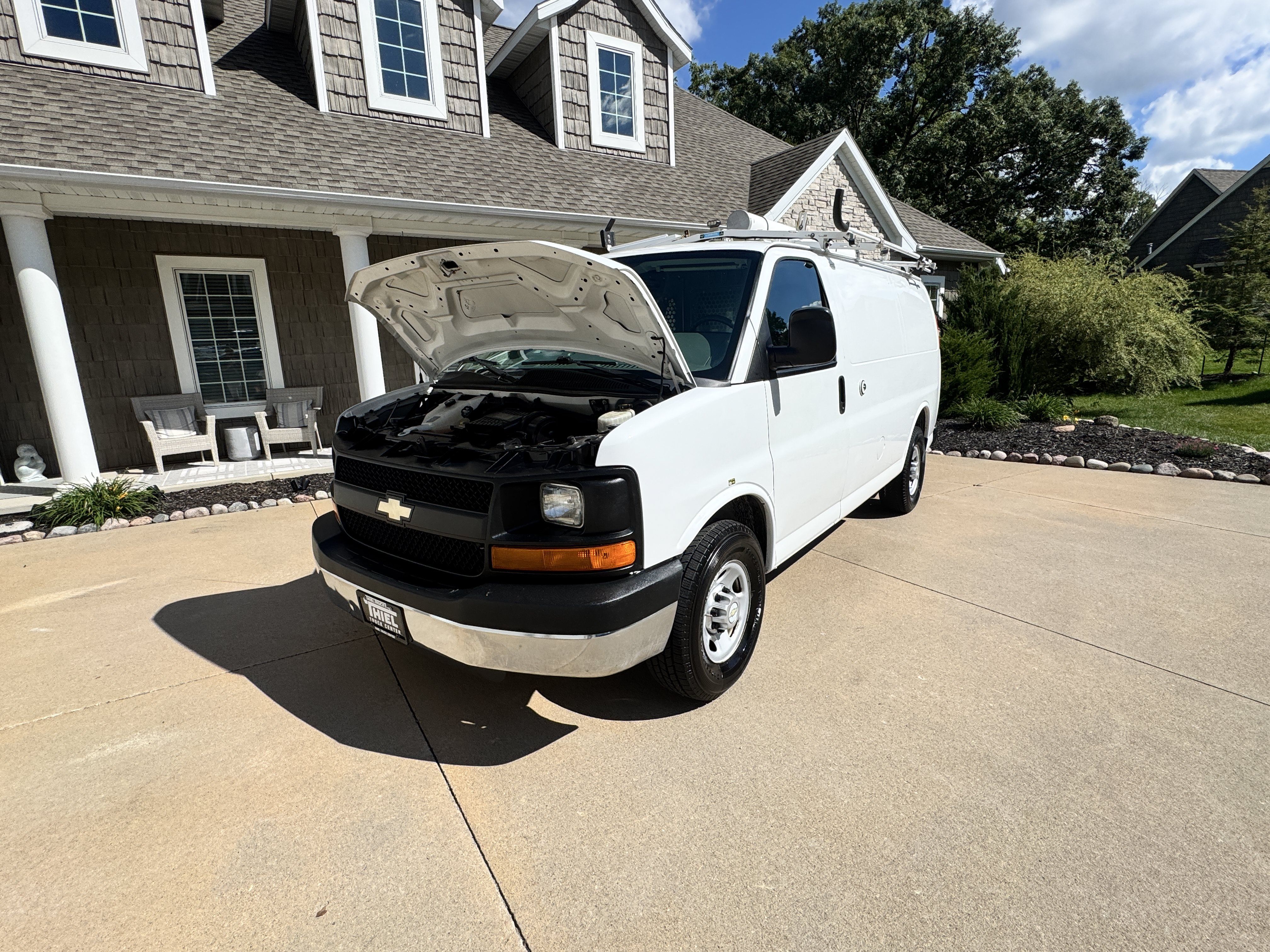 Used 2014 Chevrolet Express 2500 RWD image 31