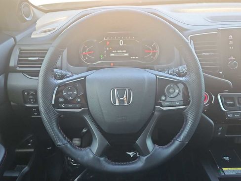 Certified 2025 Honda Passport Black Edition image 11