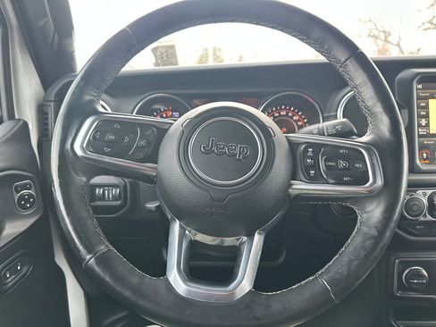 Used 2020 Jeep Gladiator Overland image 7