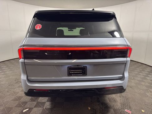 New 2025 Lincoln Navigator L Reserve w/ Jet Appearance Package AWD/4WD image 4