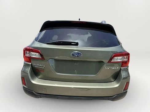 Used 2016 Subaru Outback 2.5i Limited AWD/4WD image 8
