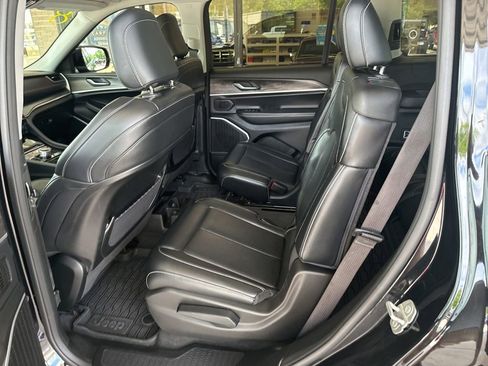 Used 2021 Jeep Grand Cherokee L Limited AWD/4WD image 19
