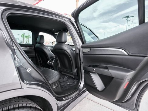 Used 2023 Maserati Grecale GT image 16