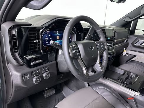 New 2026 Chevrolet Silverado 2500 ZR2 AWD/4WD image 9