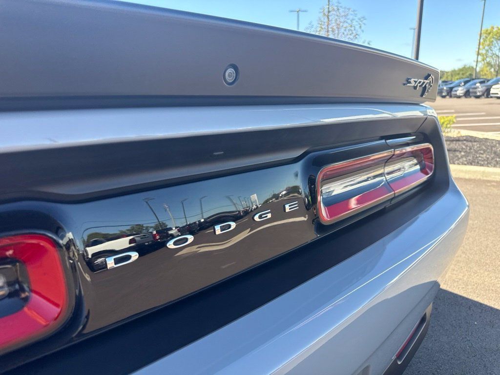 Used 2021 Dodge Challenger SRT Hellcat RWD image 16