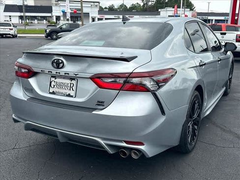 Used 2022 Toyota Camry SE w/ Carpet Mat Package (TMS) AWD/4WD image 3