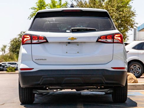 Used 2023 Chevrolet Equinox LS w/ LS Convenience Package FWD image 5