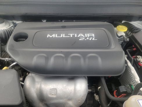 Used 2019 Jeep Cherokee Latitude w/ Popular Appearance Group image 30