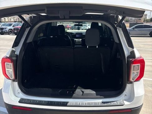 Used 2024 Ford Explorer XLT w/ Equipment Group 202A RWD image 21
