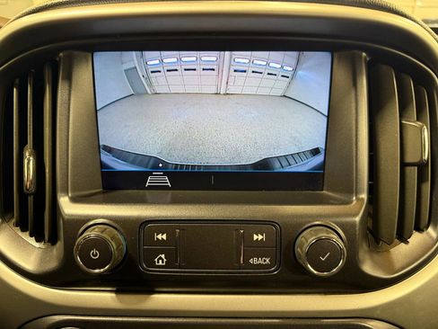 Used 2022 Chevrolet Colorado LT w/ Fleet Safety Package RWD image 17